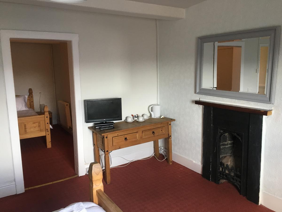 The Cross Keys Hotel Llanymynech ภายนอก รูปภาพ