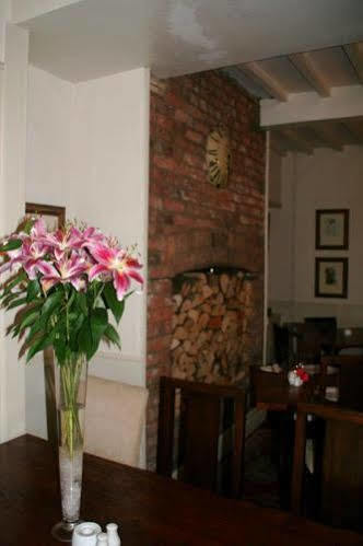 The Cross Keys Hotel Llanymynech ภายนอก รูปภาพ